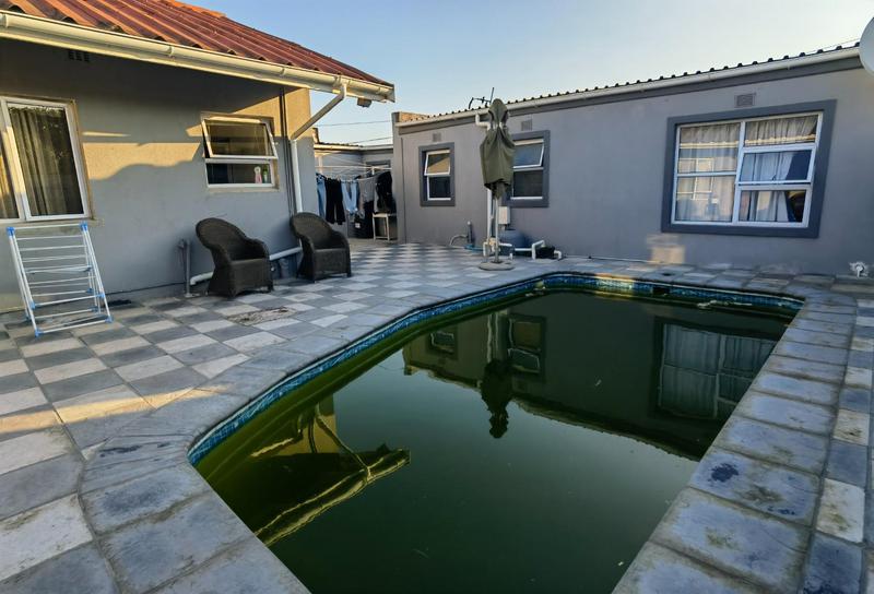 7 Bedroom Property for Sale in Richmond Estate Western Cape